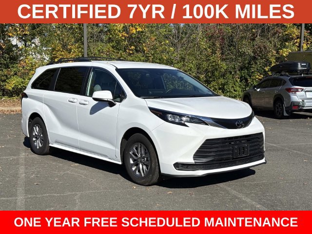 Used 2026 Toyota Sienna LE FWD image 1