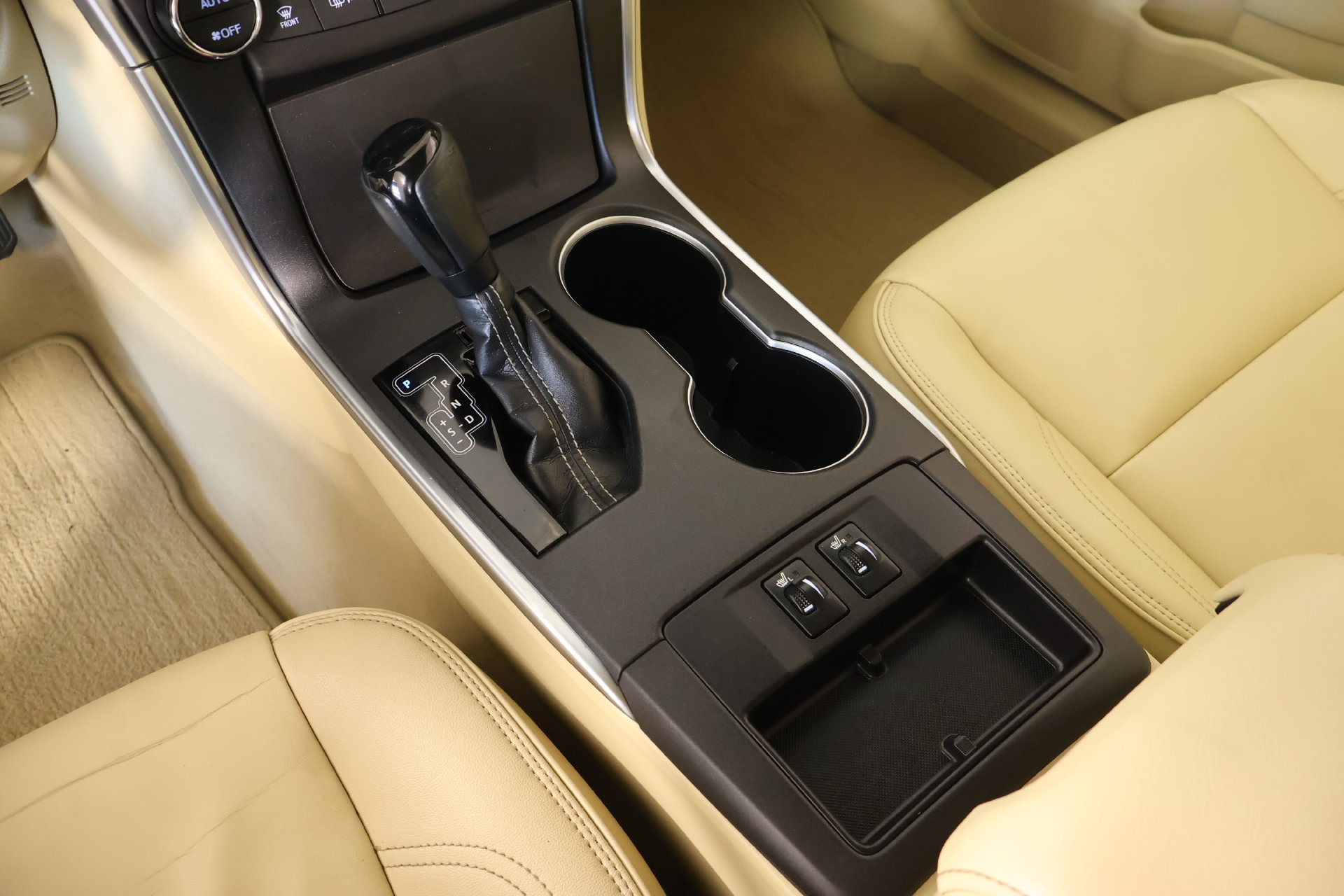 Used 2017 Toyota Camry FWD image 9
