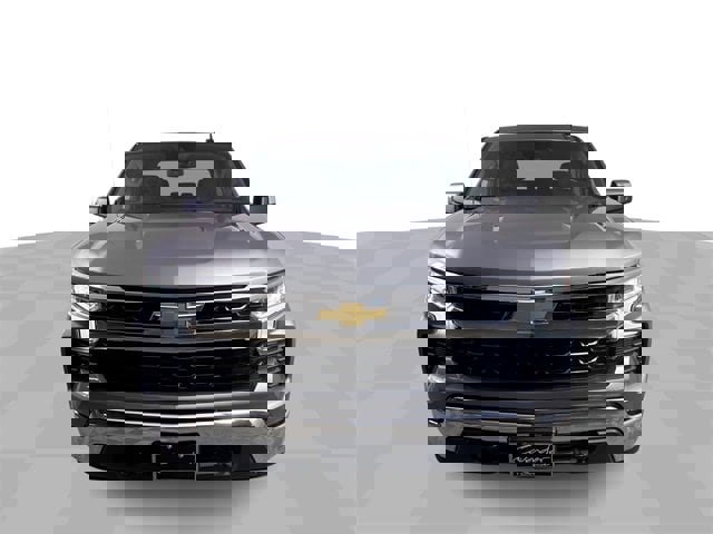 Used 2025 Chevrolet Silverado 1500 LT image 3