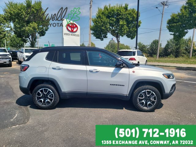 Used 2024 Jeep Compass Trailhawk image 4