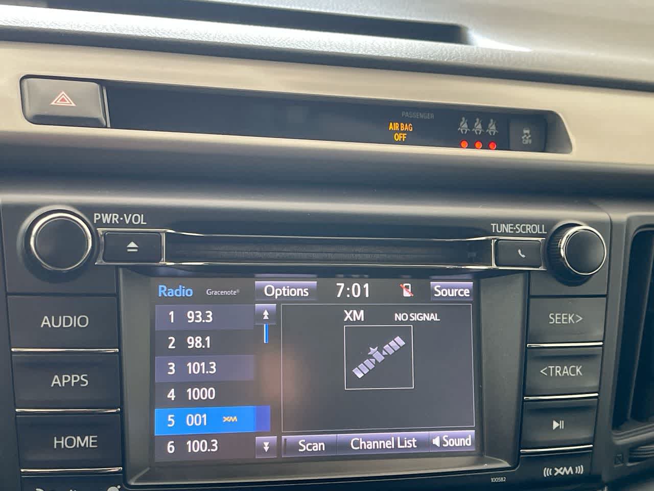 Used 2018 Toyota RAV4 XLE AWD/4WD image 16