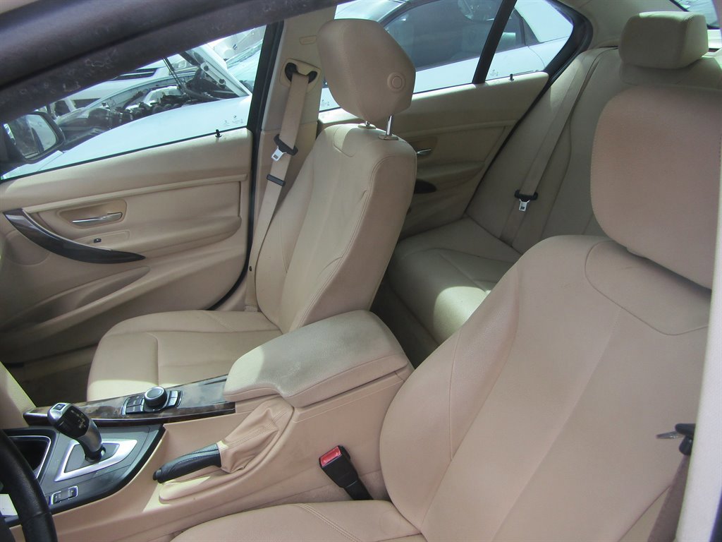 Used 2013 BMW 320i Sedan image 9