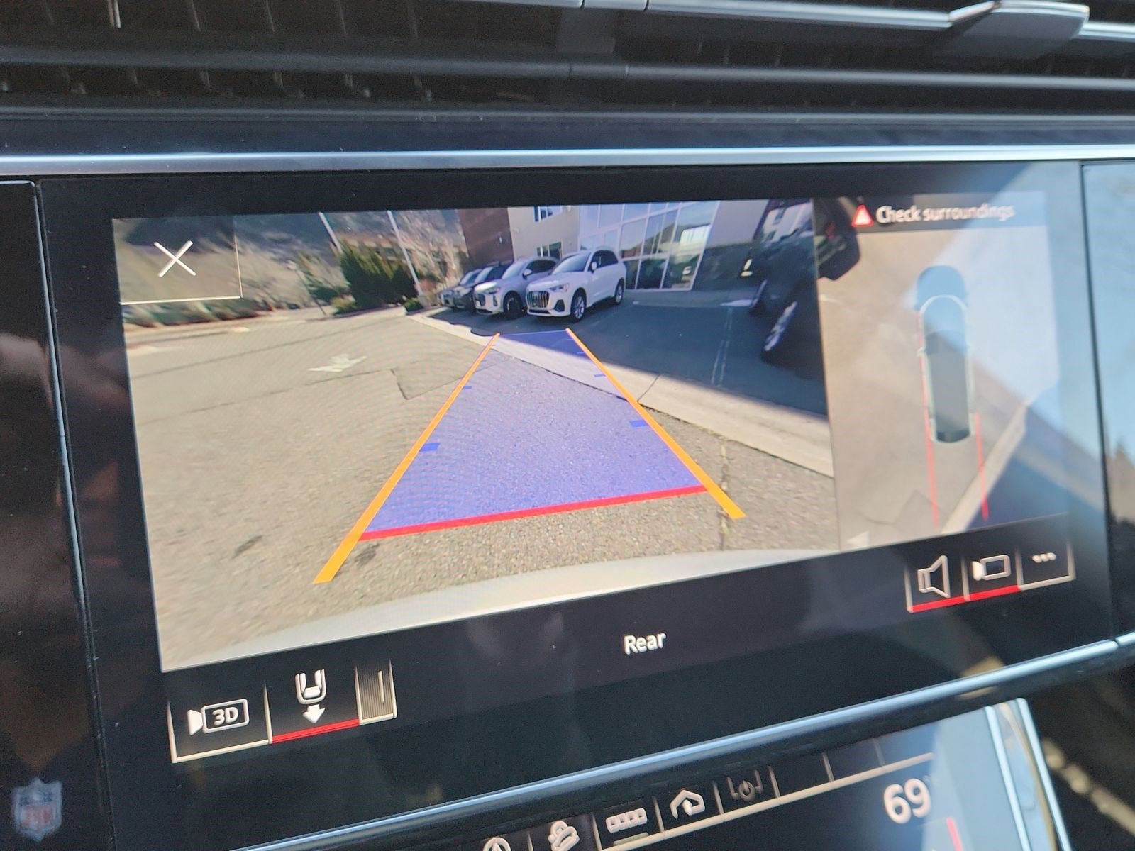 Used 2021 Audi Q8 Premium Plus w/ Premium Plus Package image 28