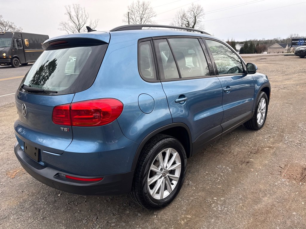 Used 2017 Volkswagen Tiguan Limited w/ Premium Package image 6