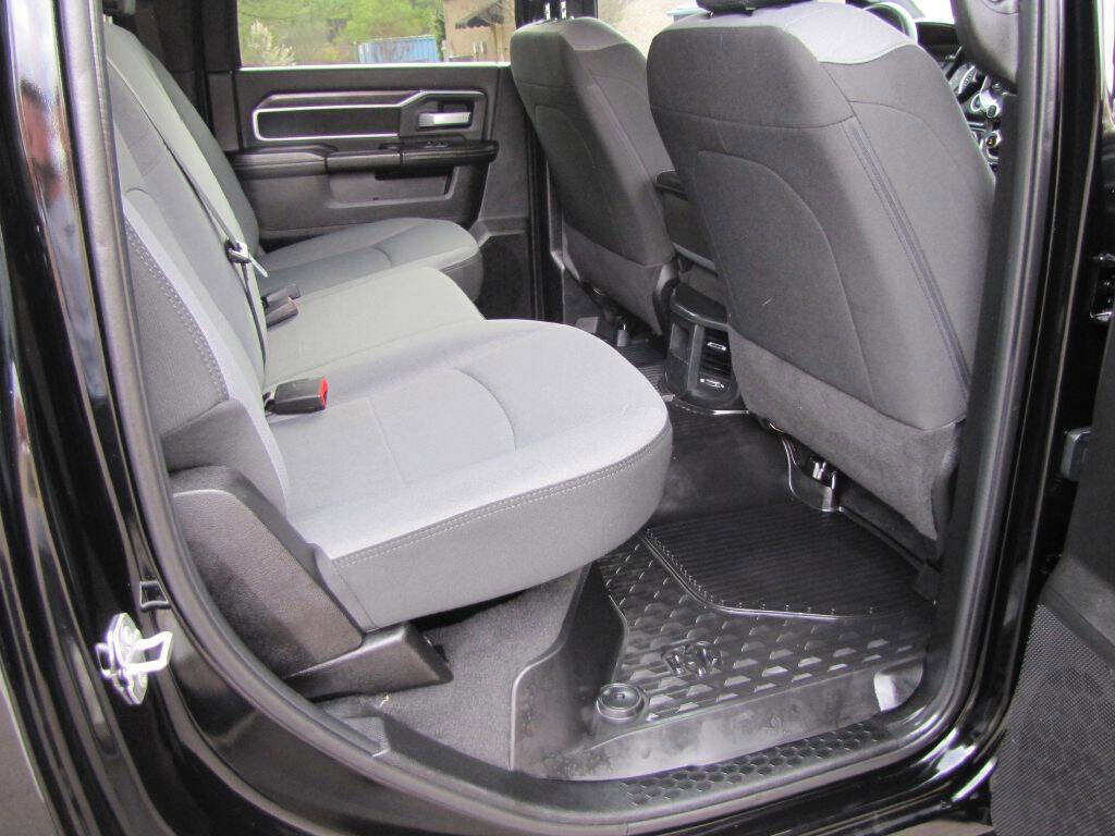 Used 2024 RAM 4500 SLT w/ Quick Order Package 2YG SLT image 17