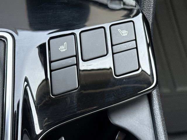 Used 2025 Kia Sportage EX image 19