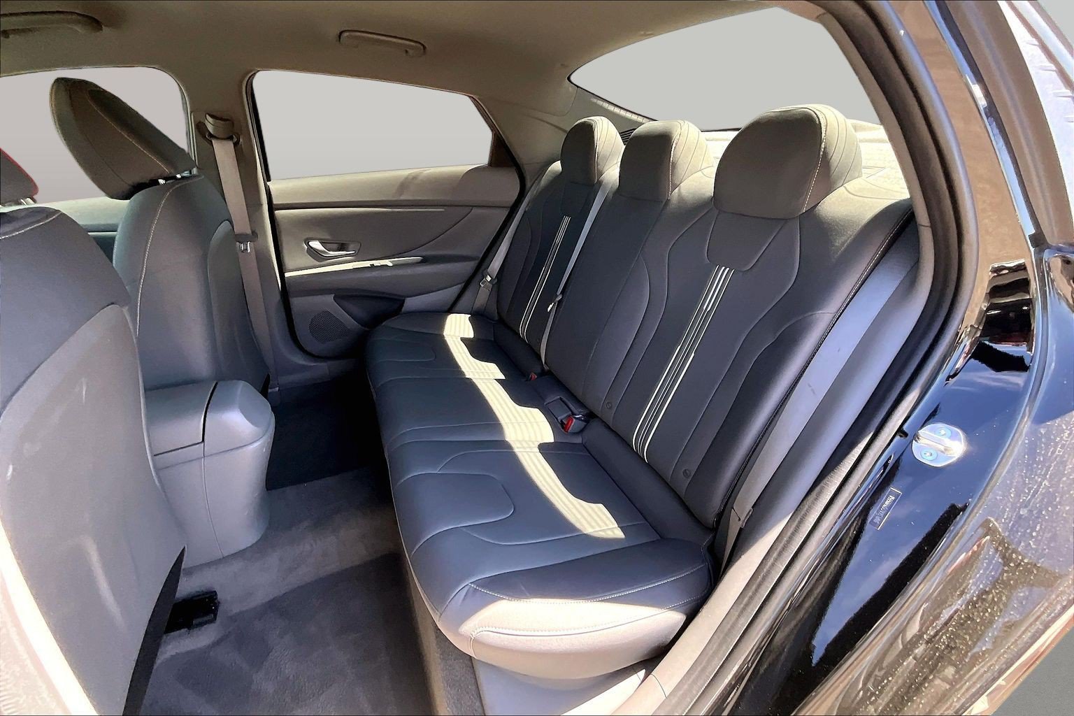 Used 2023 Hyundai Elantra SEL w/ Convenience Package FWD image 25