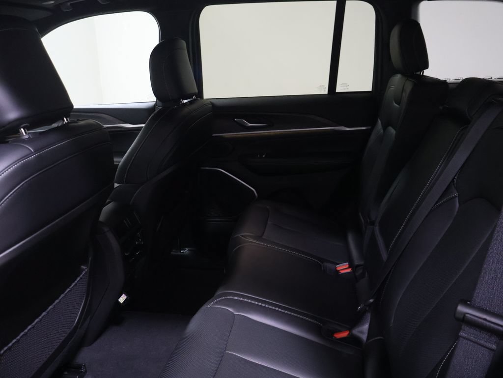 New 2026 Jeep Grand Cherokee Limited AWD/4WD image 10