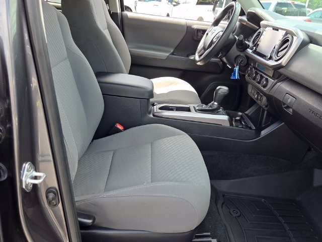 Used 2021 Toyota Tacoma SR5 AWD/4WD image 11