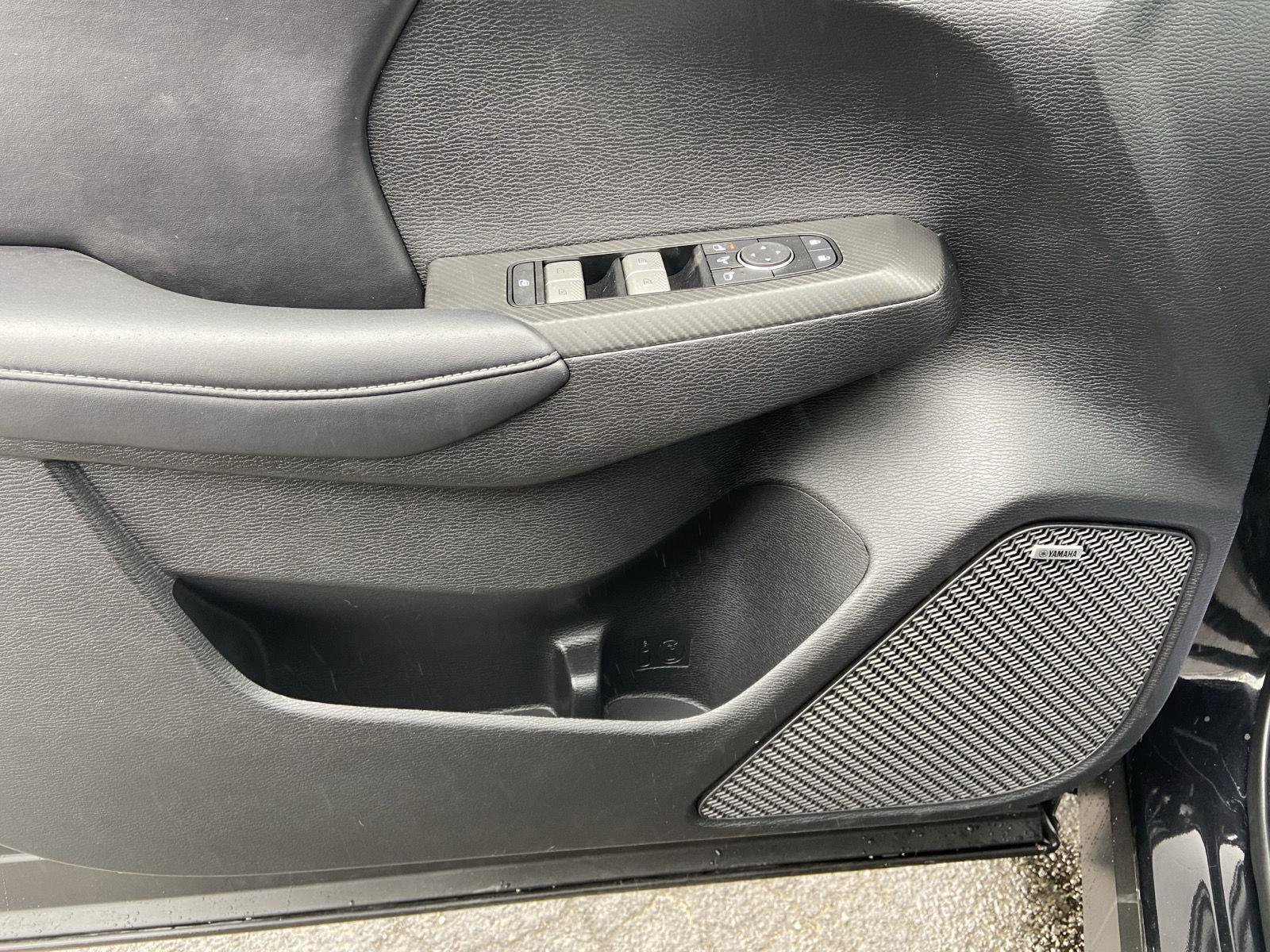 Used 2025 Mitsubishi Outlander SE image 31