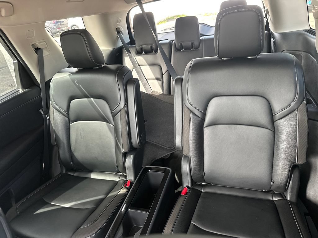 Used 2025 Nissan Pathfinder SL w/ SL Premium Package FWD image 28