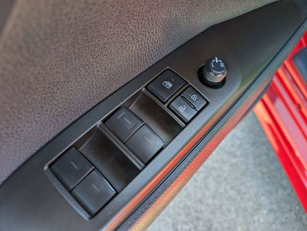 Used 2022 Toyota Camry SE w/ Cold Weather Package AWD/4WD image 15