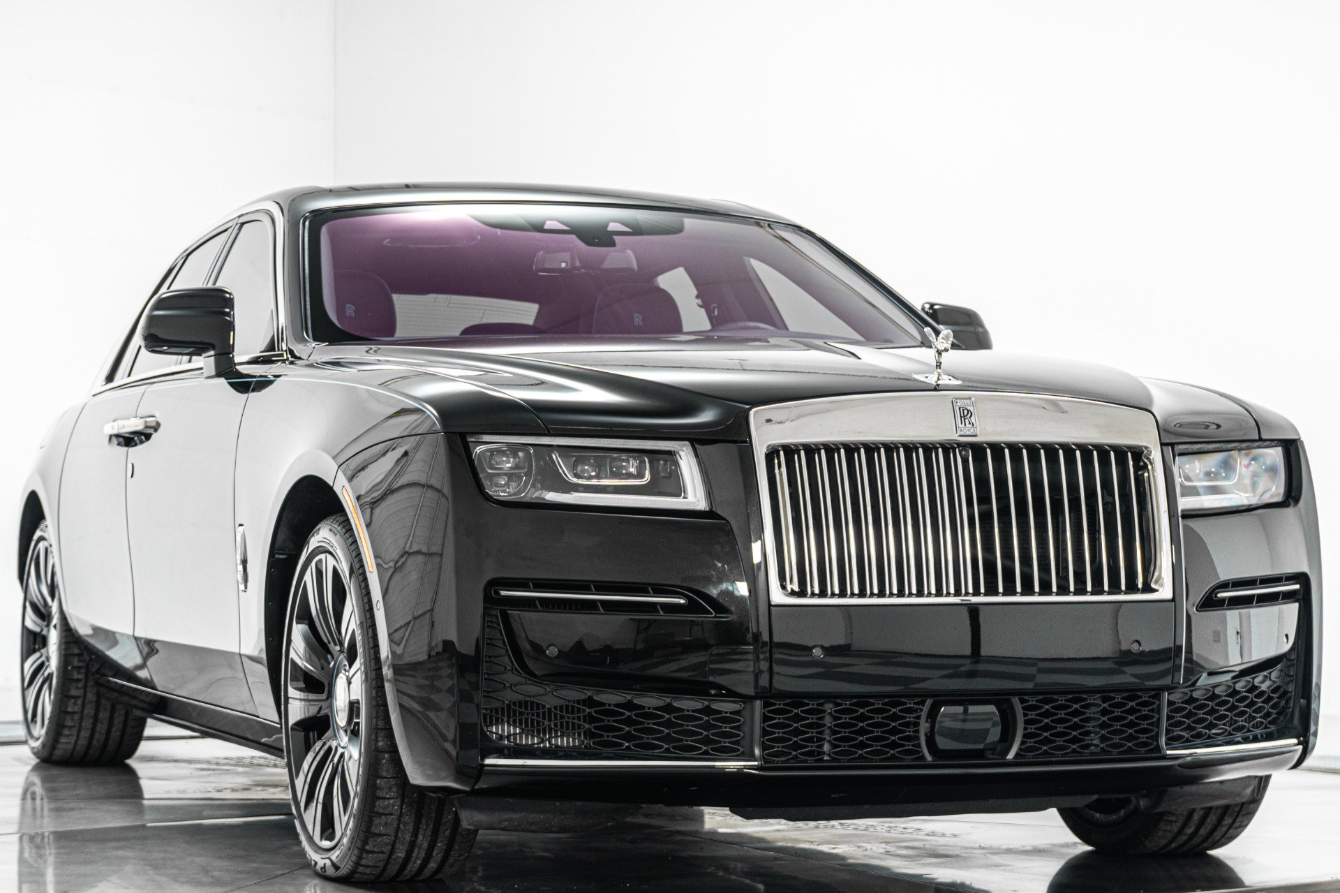 Used 2022 Rolls-Royce Ghost w/ Ghost Package image 3