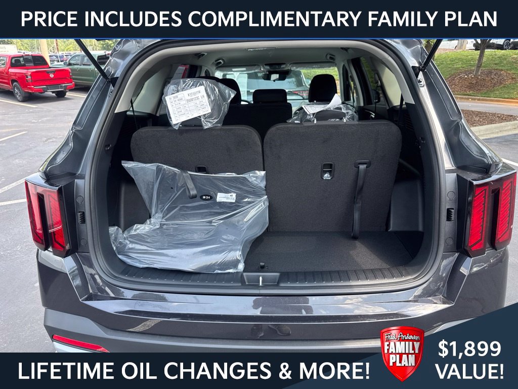 New 2026 Kia Sorento LX FWD image 17