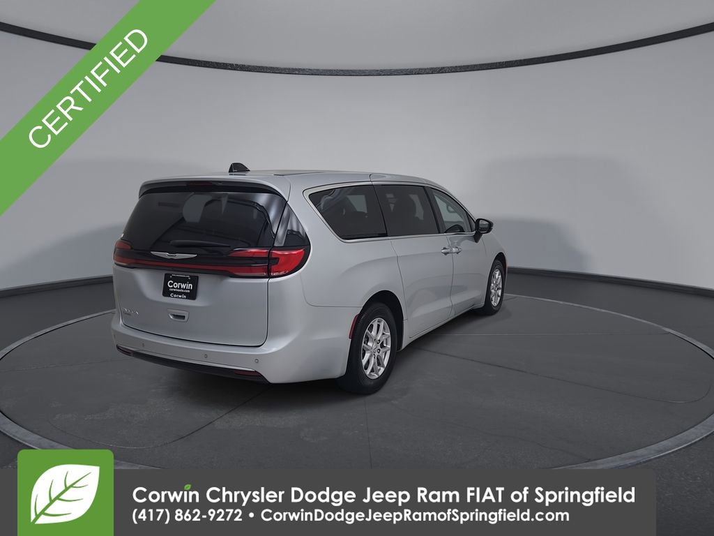 Used 2024 Chrysler Pacifica Touring-L FWD image 14