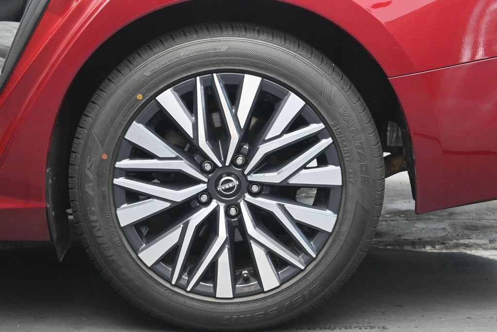 Used 2025 Nissan Altima 2.5 SV FWD image 28