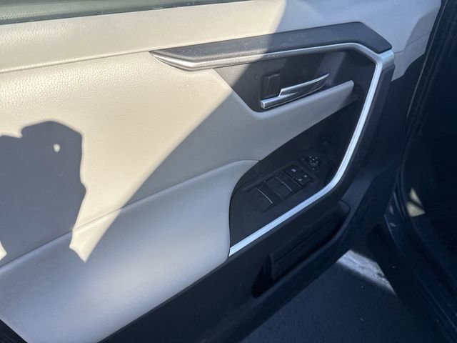 New 2025 Toyota RAV4 XLE image 17