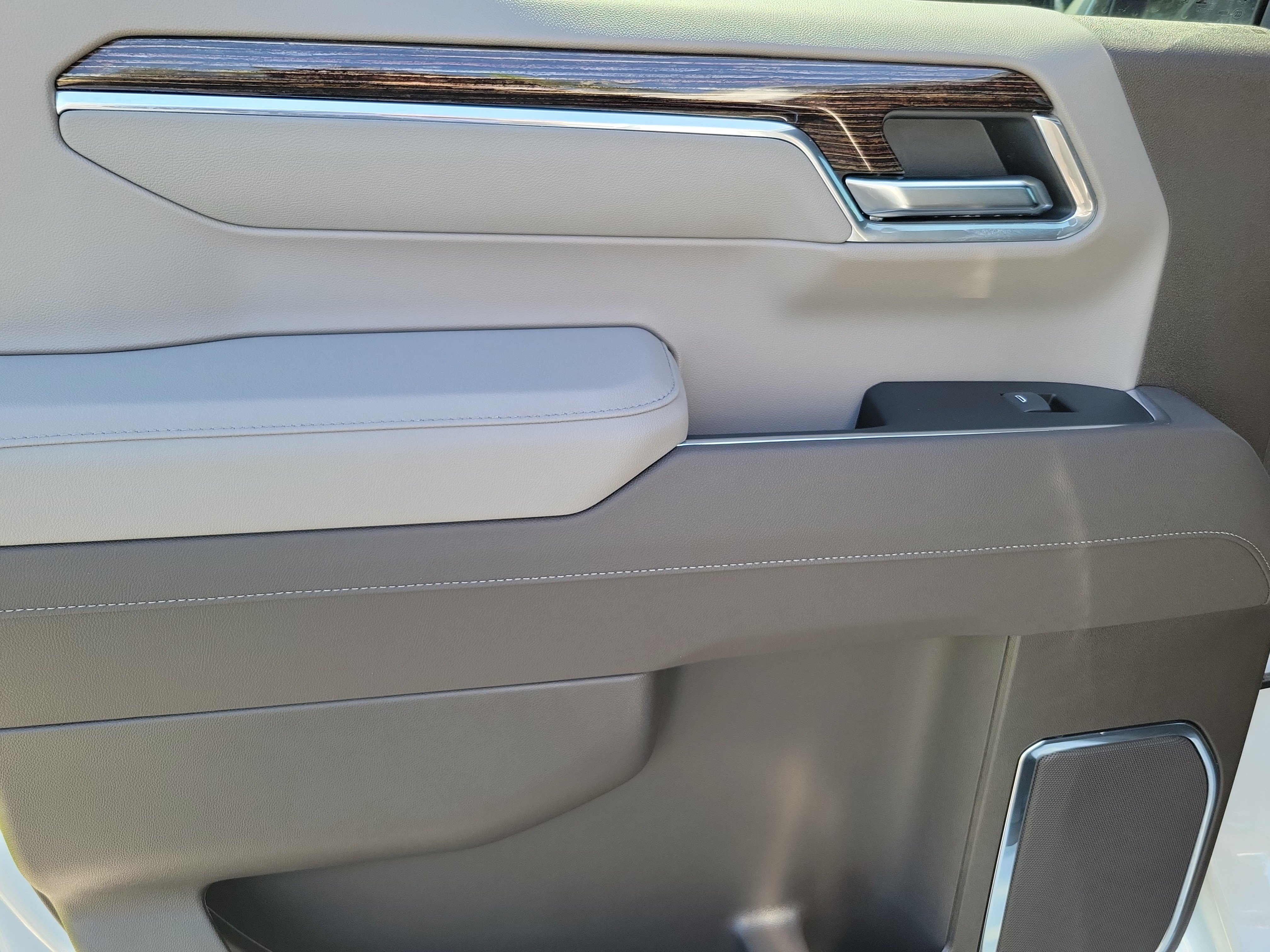 Used 2026 GMC Sierra 1500 SLE AWD/4WD image 12