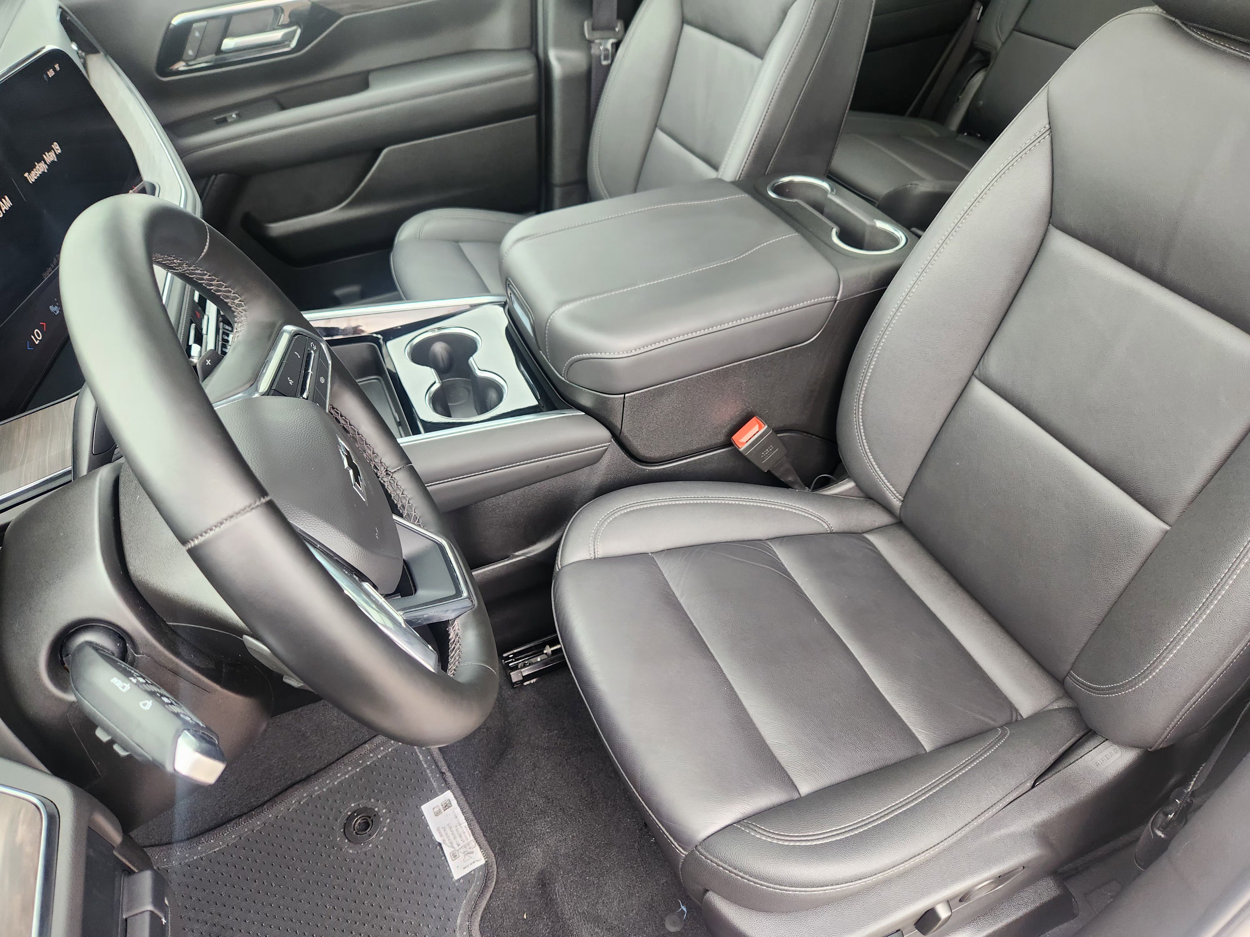Used 2025 Chevrolet Tahoe Z71 w/ Z71 Off-Road Package AWD/4WD image 14