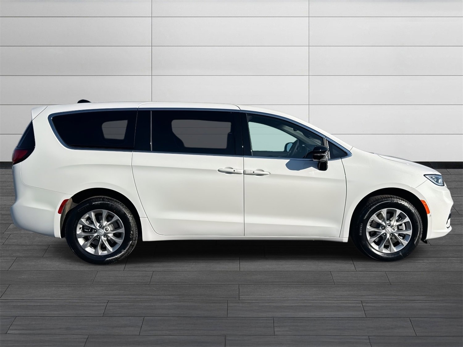 New 2026 Chrysler Pacifica Limited image 3