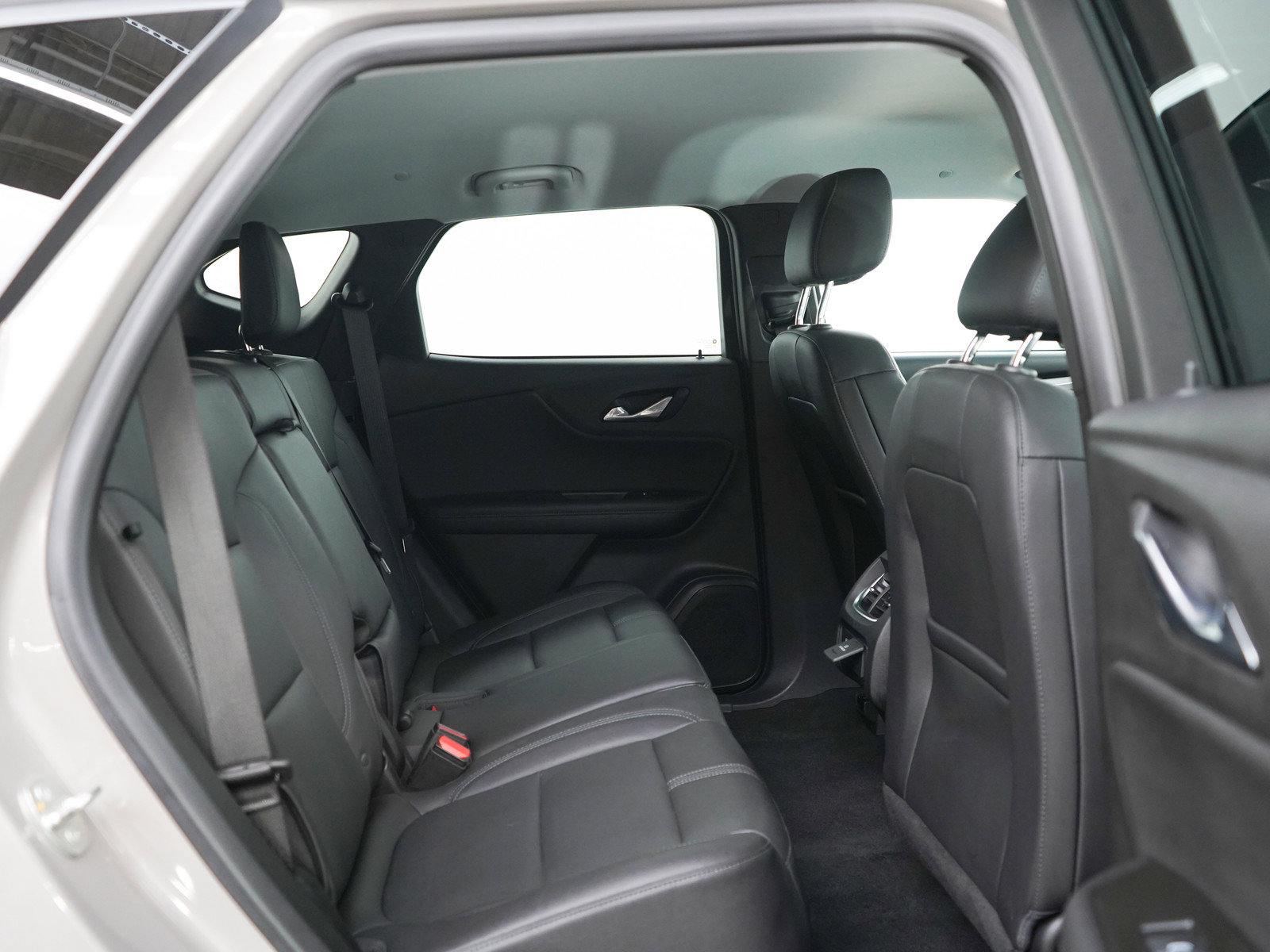 Used 2021 Chevrolet Blazer LT w/ Sound & Technology Package AWD/4WD image 12