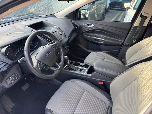 Used 2018 Ford Escape SE w/ SE Sport Appearance Package AWD/4WD image 4