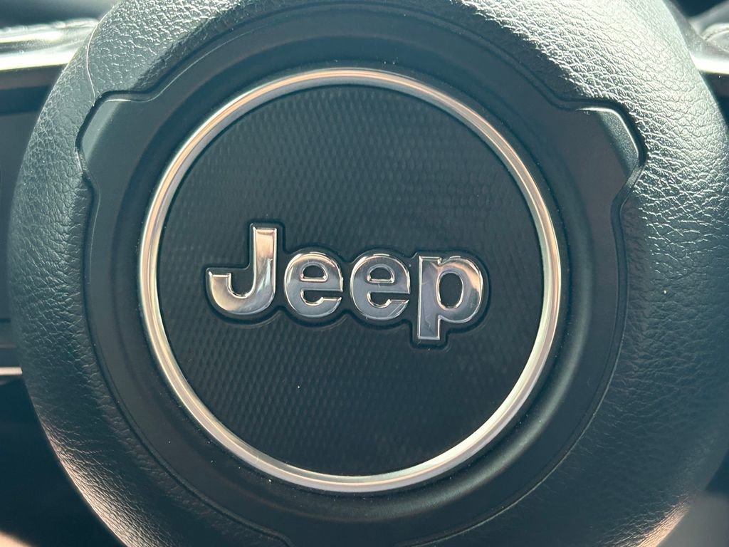 Used 2022 Jeep Gladiator Willys image 35