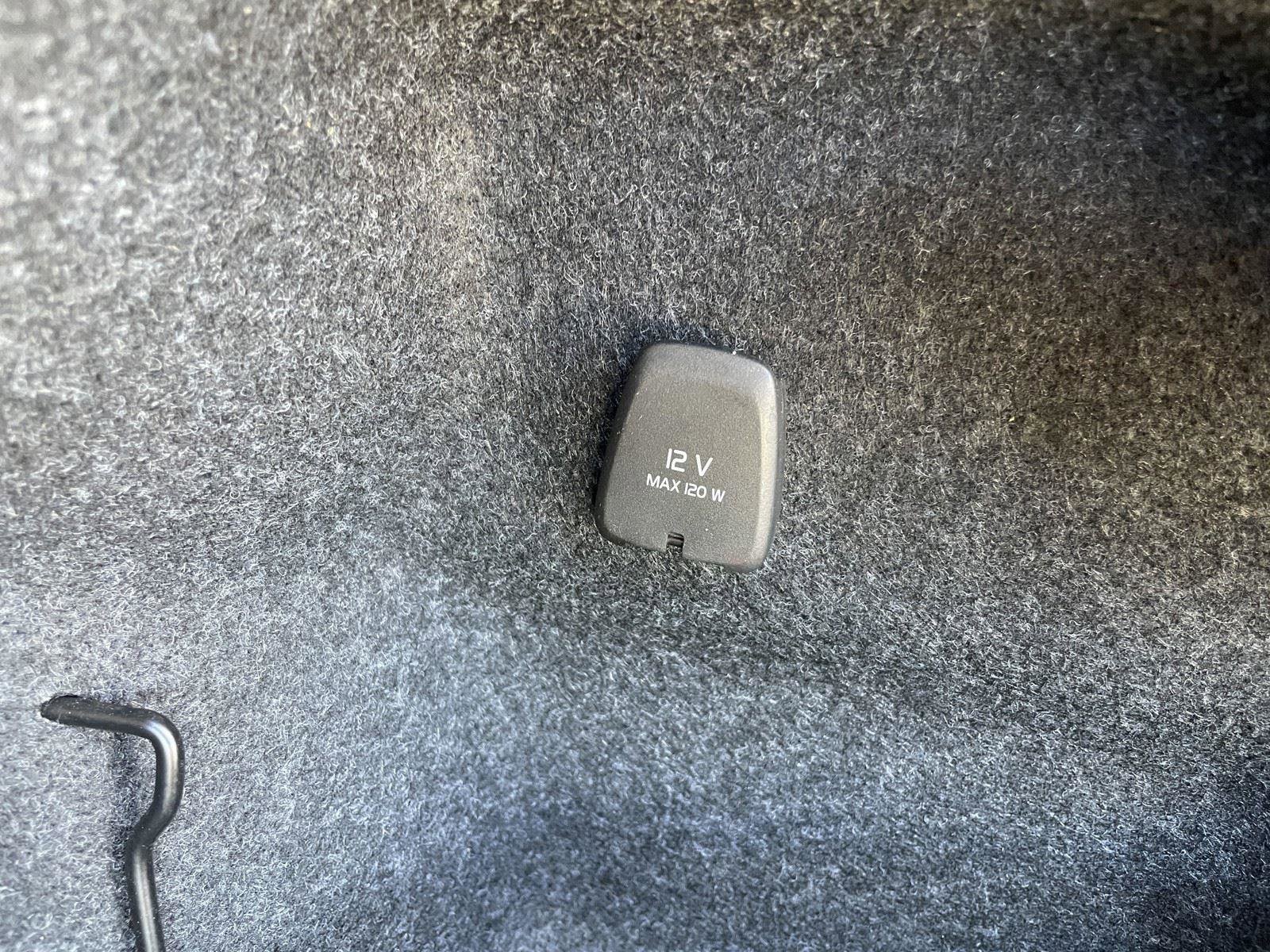 Used 2020 Volvo S60 T6 Momentum image 41