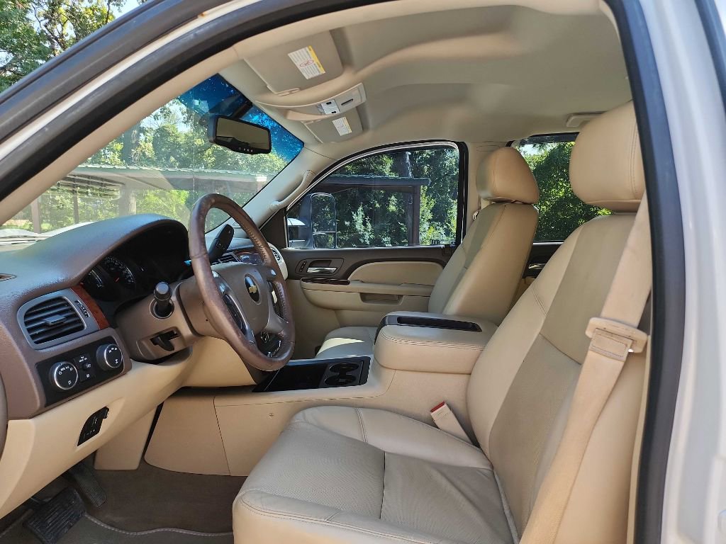 Used 2014 Chevrolet Silverado 3500 LTZ w/ LTZ Plus Package AWD/4WD image 20