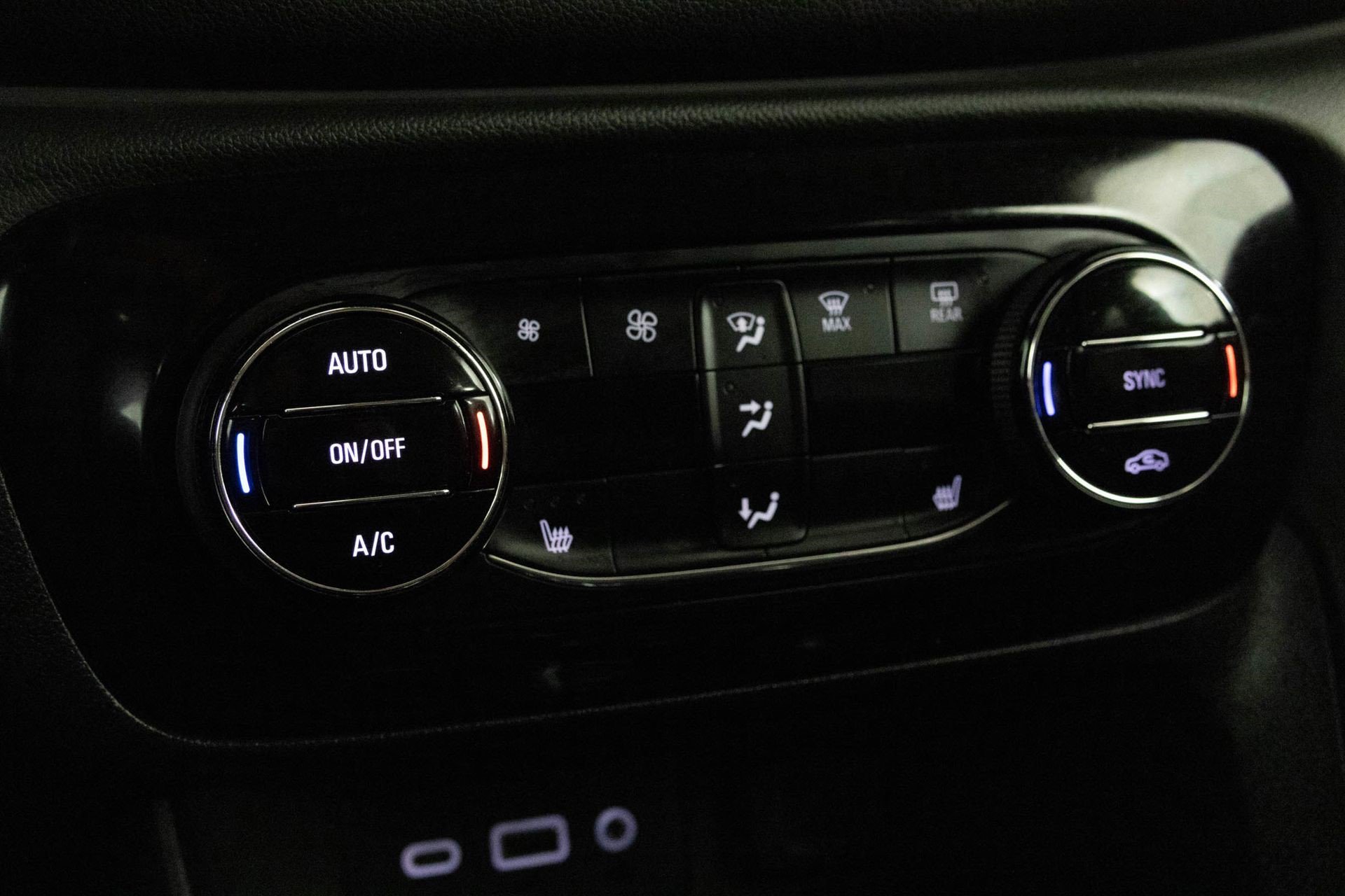 Certified 2023 Buick Encore GX Select w/ Sport Touring Package image 24