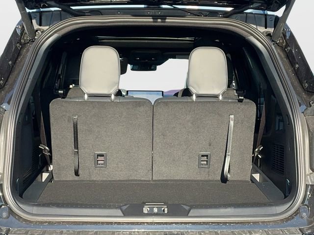 New 2026 Ford Explorer ST-Line w/ ST-Line Street Pack image 18