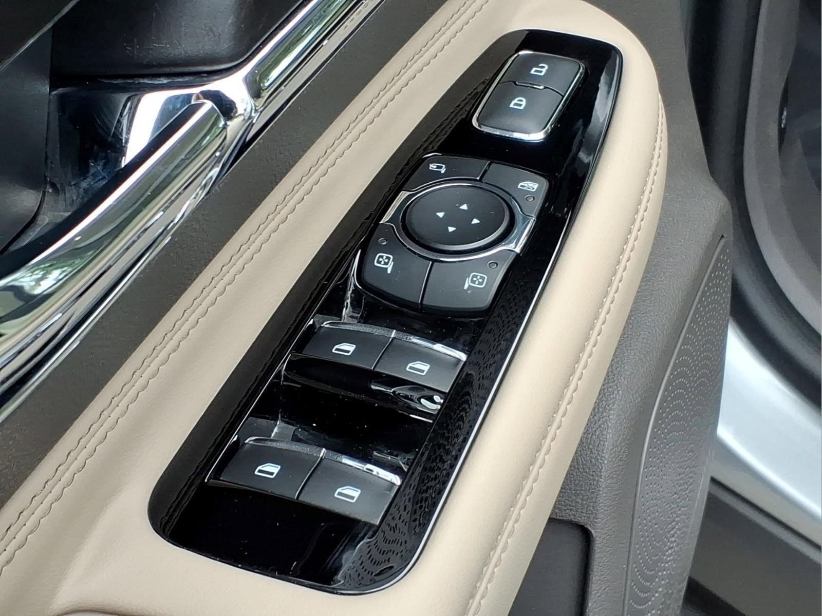 Certified 2023 Lincoln Corsair AWD w/ Equipment Group 101A image 14