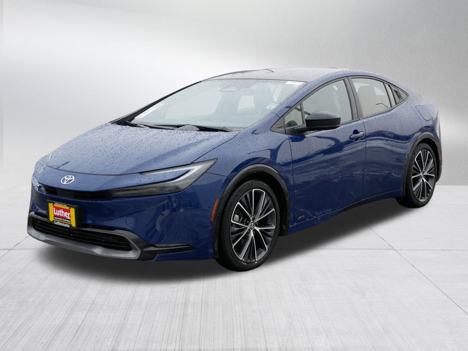 Used 2025 Toyota Prius Limited image 3