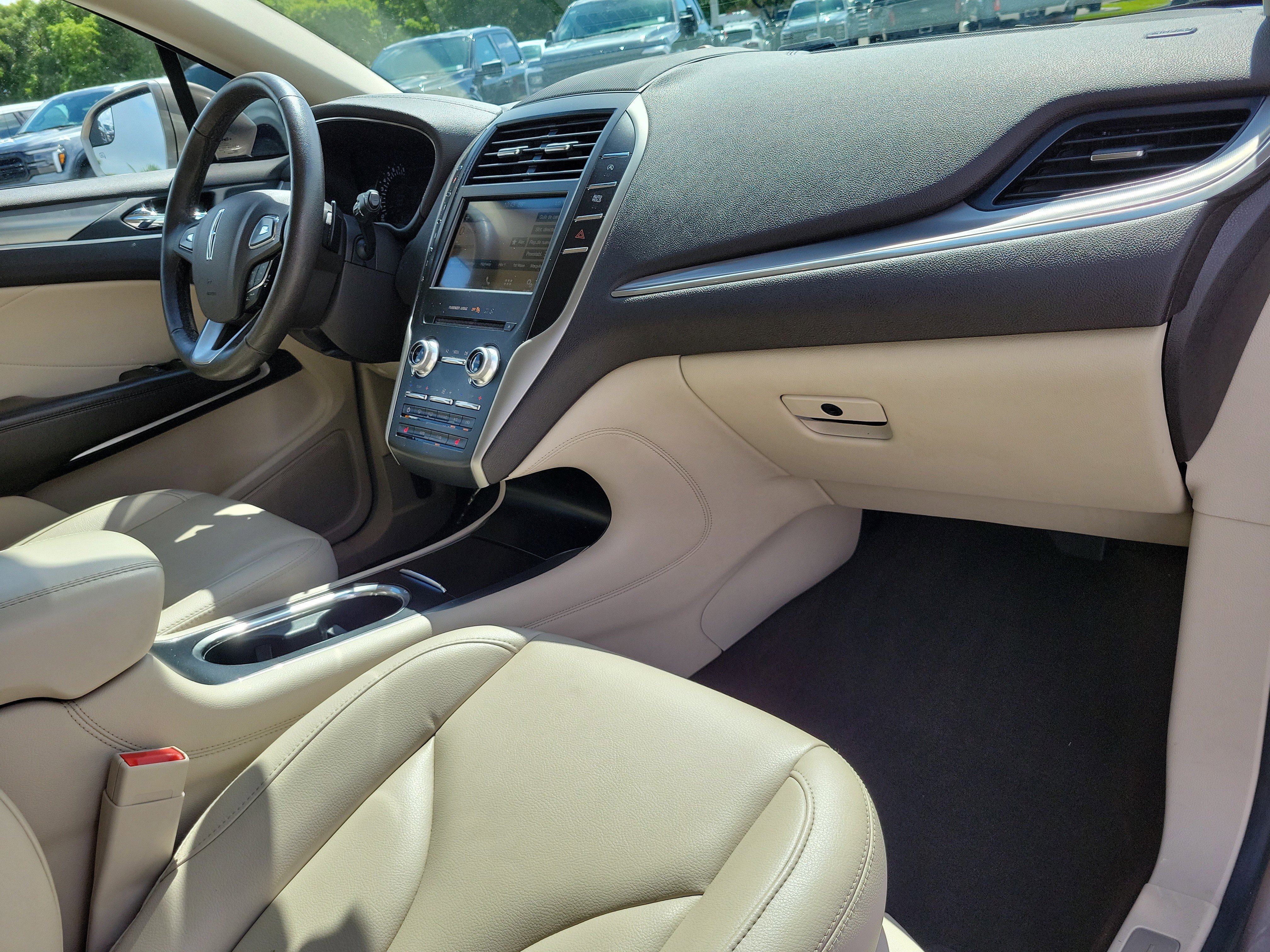Used 2019 Lincoln MKC Premiere FWD image 19