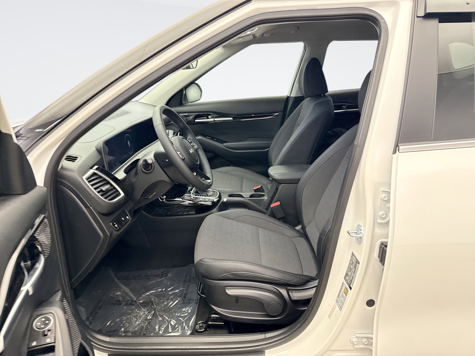 Used 2024 Kia Seltos S image 10