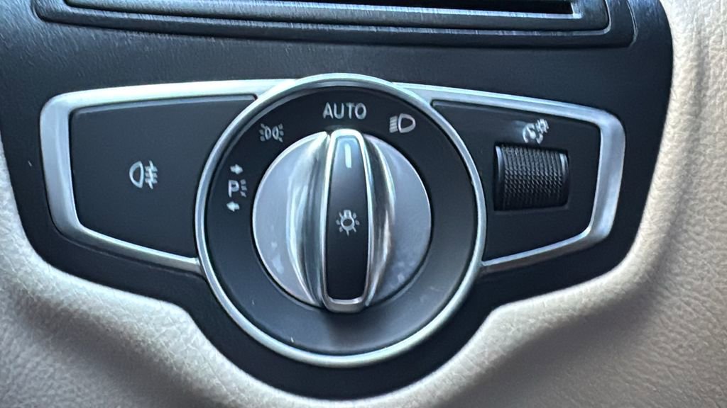 Used 2017 Mercedes-Benz GLC 300 GLC 300 image 17