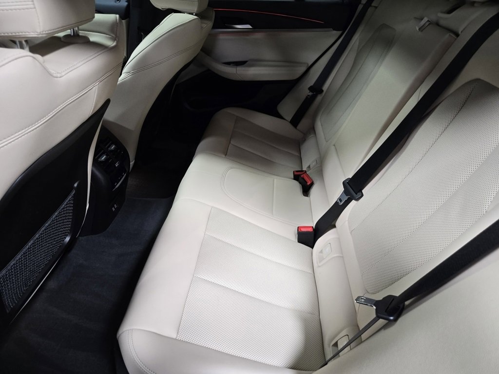 Used 2023 BMW X4 xDrive30i w/ M Sport Package image 31
