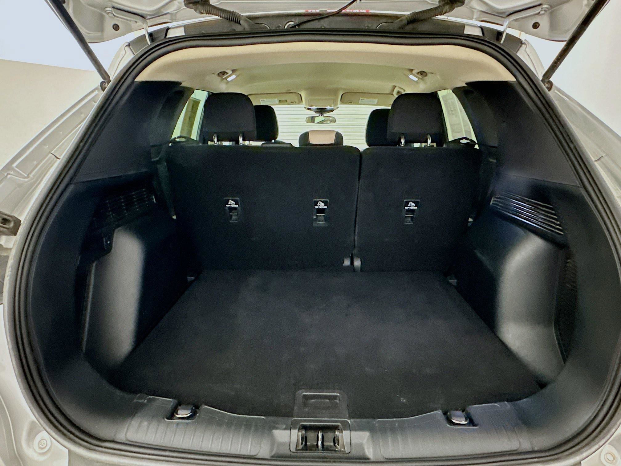 Used 2020 Ford Escape SE image 30