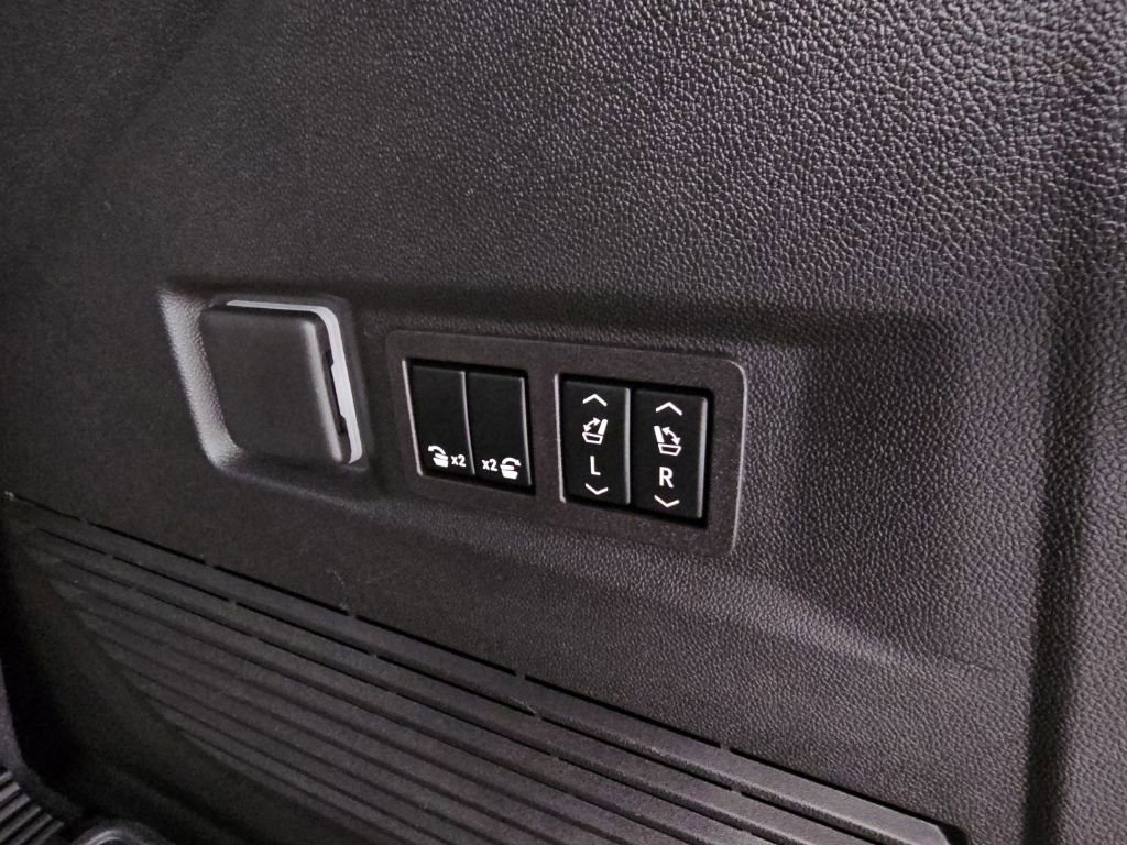 Used 2023 GMC Yukon AT4 w/ LPO, Floor Liner Package AWD/4WD image 38