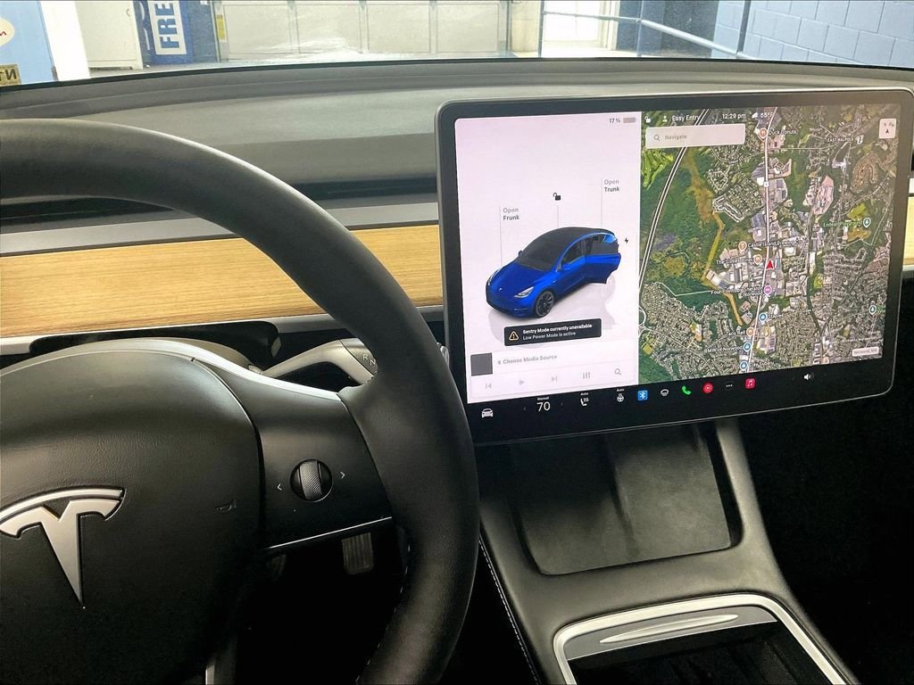 Used 2024 Tesla Model Y Long Range AWD/4WD image 18