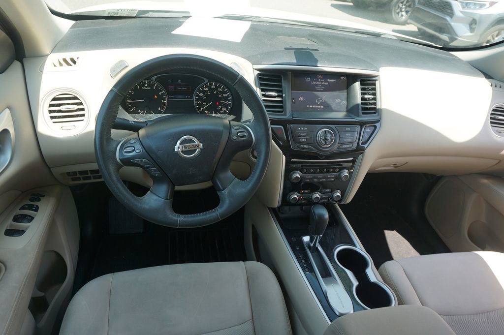 Used 2017 Nissan Pathfinder SV FWD image 5