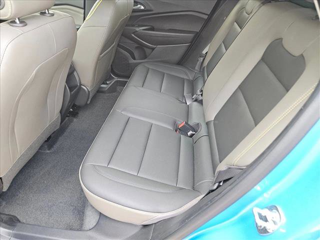 Used 2025 Chevrolet Trax ACTIV w/ Sunroof Package image 8