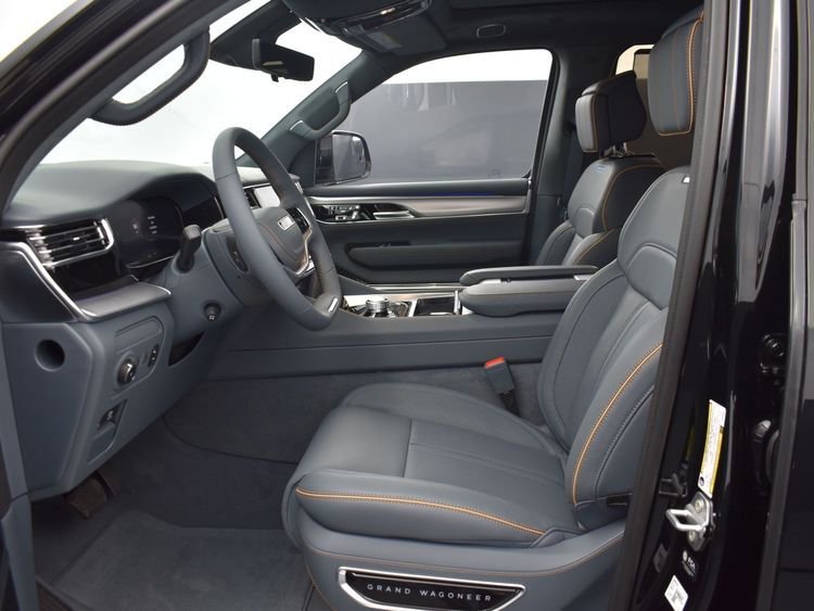 Used 2023 Jeep Grand Wagoneer L Series II w/ Premium Group II image 10