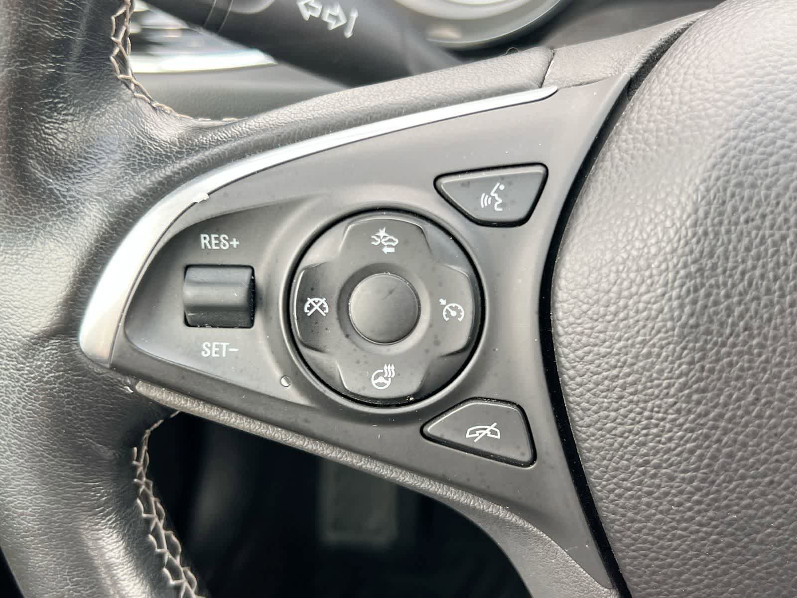 Used 2018 Buick Regal Essence w/ Driver Confidence Package #1 AWD/4WD image 23