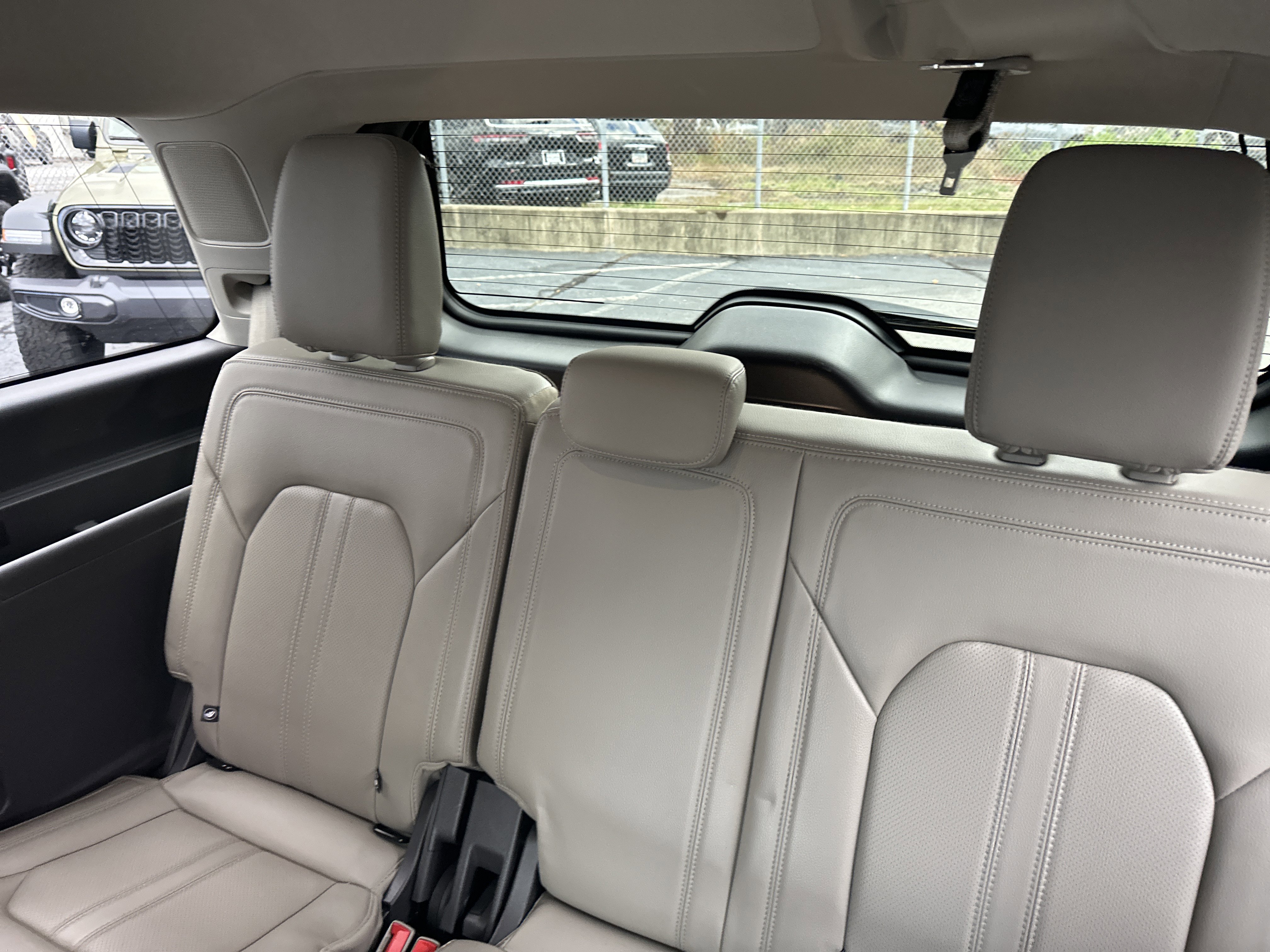 Used 2020 Ford Expedition Limited w/ Equipment Group 302A image 24