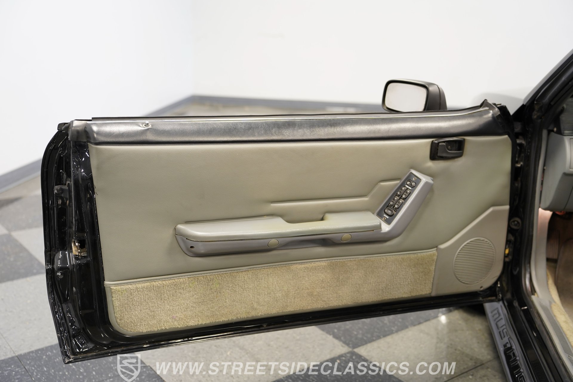 Used 1989 Ford Mustang GT RWD image 38