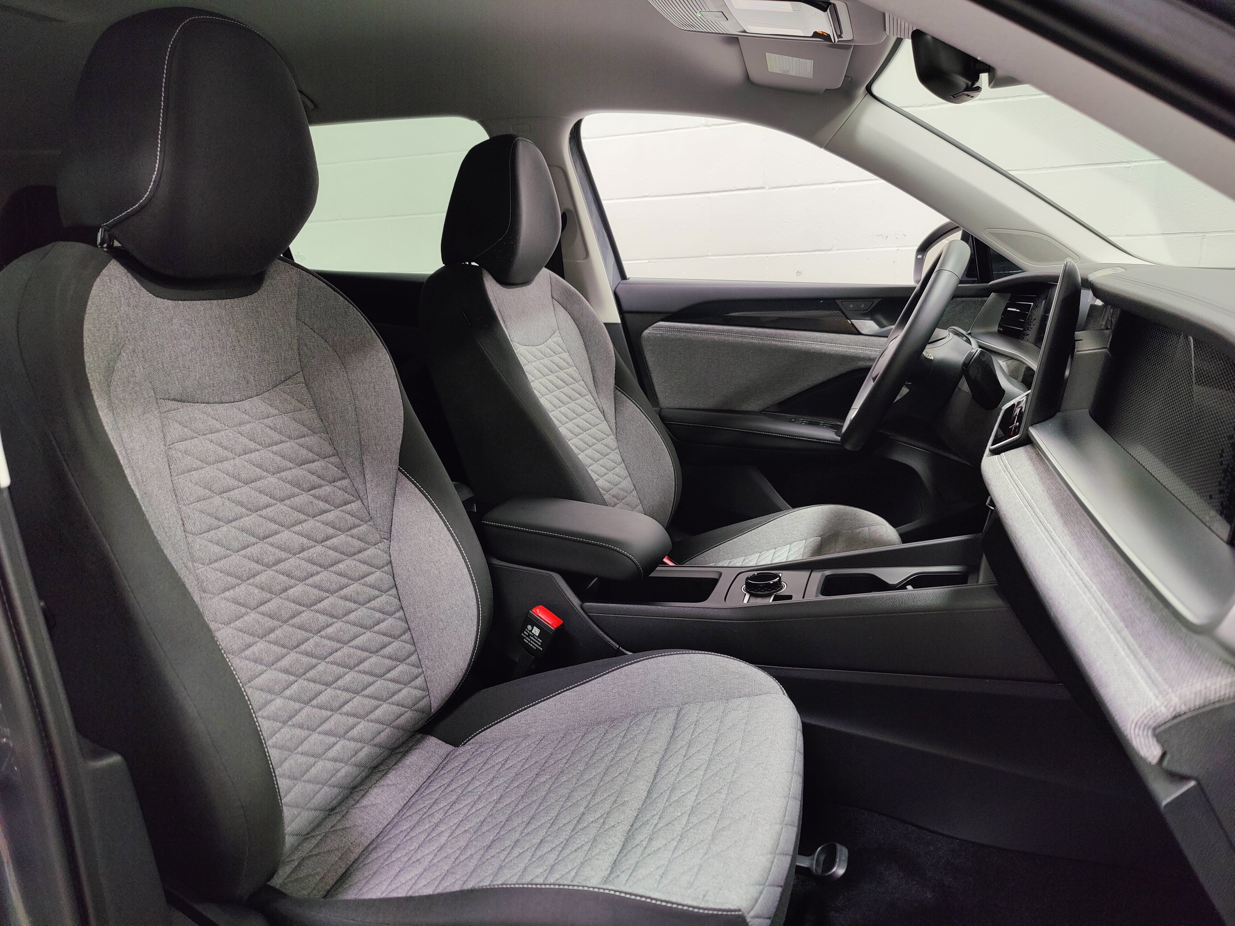 Used 2025 Volkswagen Tiguan S AWD/4WD image 5