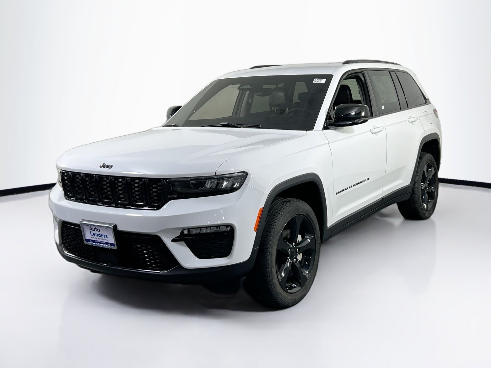 Used 2023 Jeep Grand Cherokee Limited w/ Black Appearance Package AWD/4WD video 1