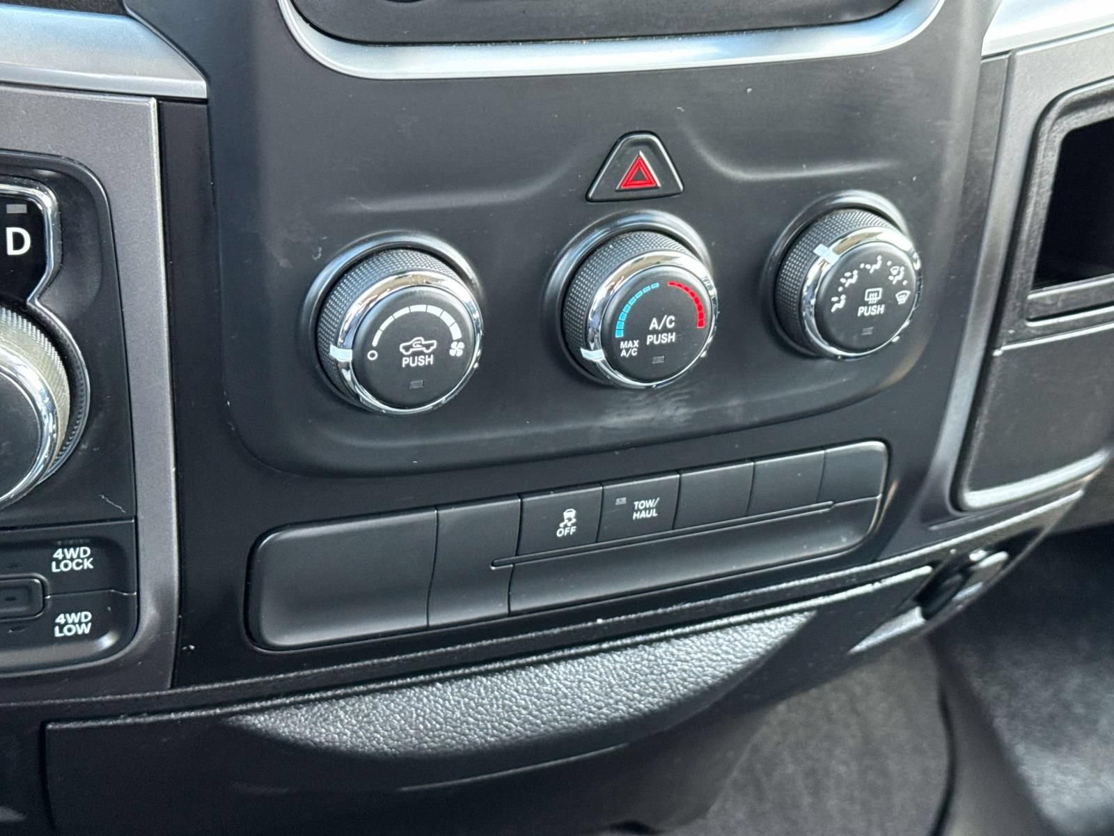 Used 2021 RAM 1500 Classic SLT AWD/4WD image 20