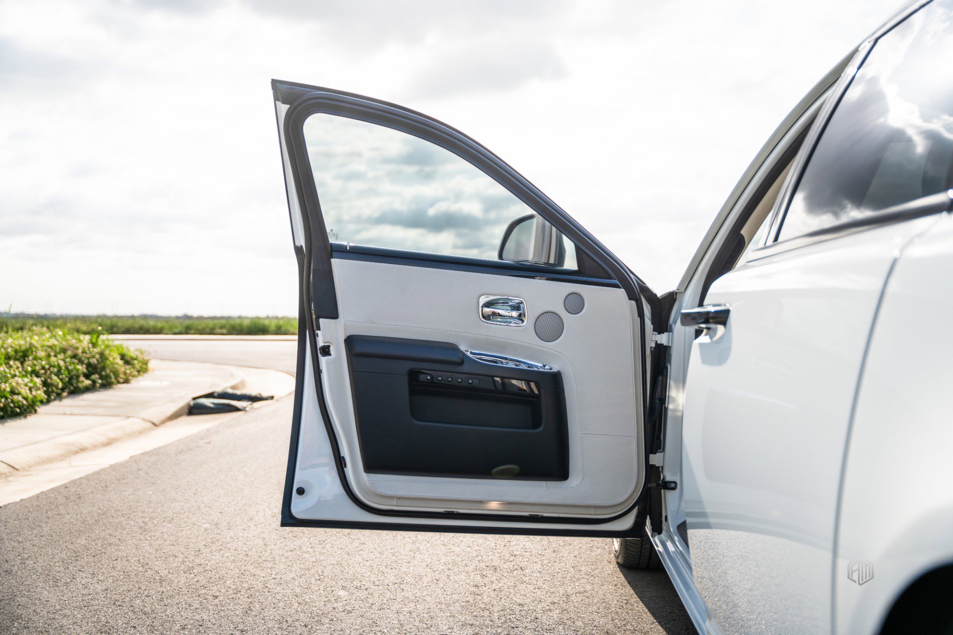 Used 2016 Rolls-Royce Ghost image 15